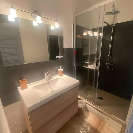 Apartmán T2 A 200m De La Avec Balcon Avec Wifi *