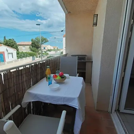 T2 A 200m De La Avec Balcon Avec Wifi